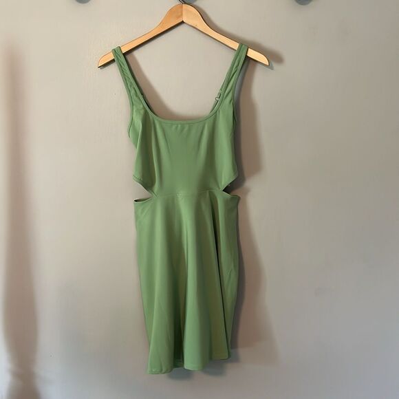 New! Abercrombie & Fitch Traveler Athletic Dress Green w/ built- in shorts NWT - Picture 3 of 15